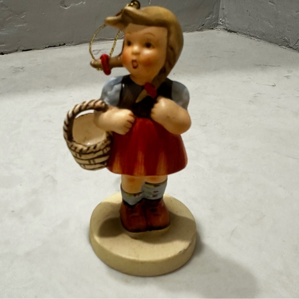 Vintage Schmid Hummel Little Girl Shopper Figurine 1984 Porcelain Ornament